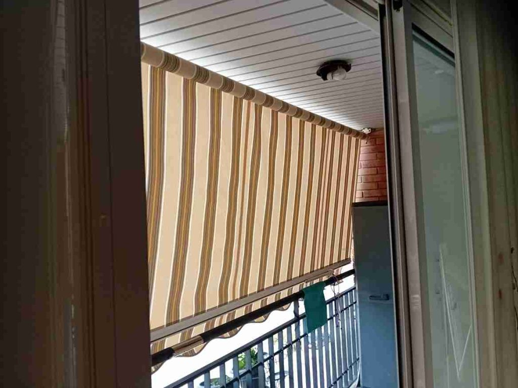 que toldo es mejor para el calor